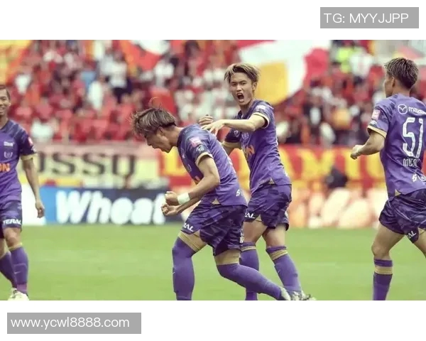 福冈黄蜂迎战心泻天鹅展开激烈对决争夺联赛荣耀