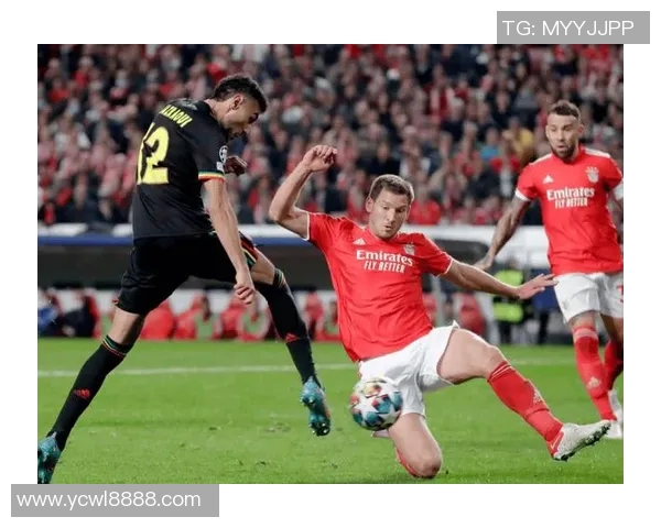 阿甲克斯主场迎战海牙争夺联赛积分与荣誉的激烈对决